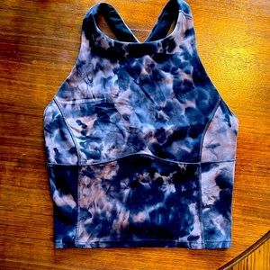 Lululemon crop top